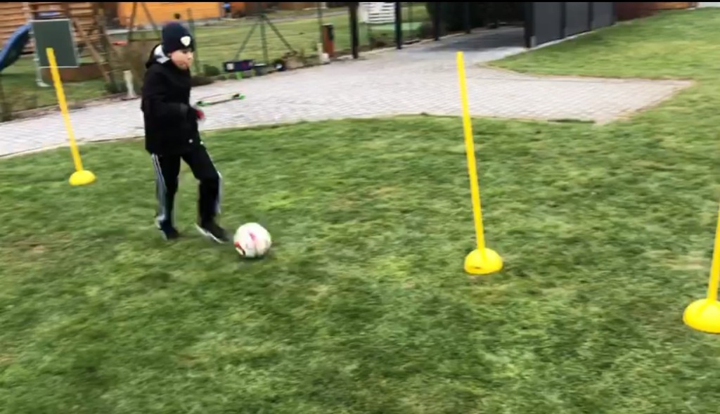 E-Junioren mit weiteren Fernwettkampf gegen Grün-Weiß Piesteritz 2 E-Junioren mit weiteren Fernwettkampf gegen Grün-Weiß Piesteritz 2