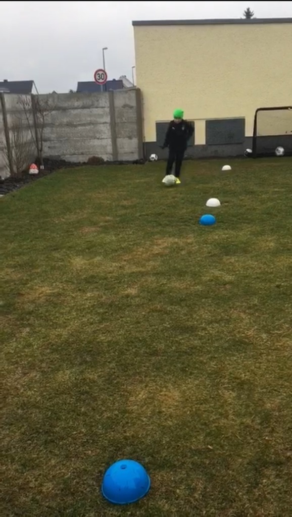 E-Junioren mit weiteren Fernwettkampf gegen Grün-Weiß Piesteritz 9 E-Junioren mit weiteren Fernwettkampf gegen Grün-Weiß Piesteritz 9