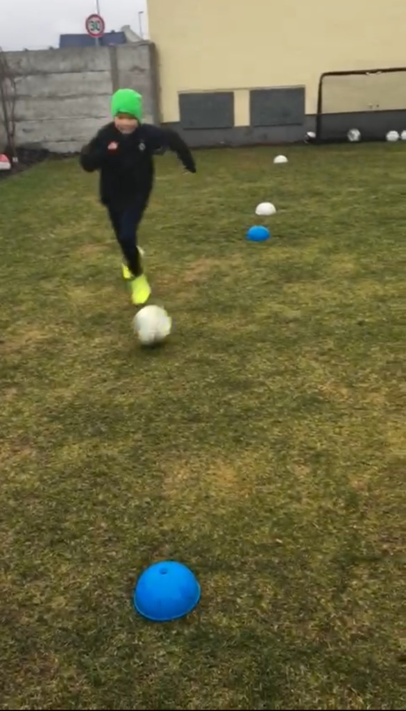 E-Junioren mit weiteren Fernwettkampf gegen Grün-Weiß Piesteritz 10 E-Junioren mit weiteren Fernwettkampf gegen Grün-Weiß Piesteritz 10