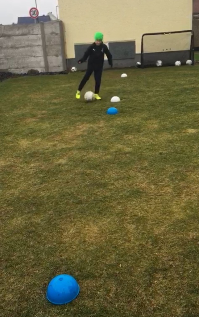 E-Junioren mit weiteren Fernwettkampf gegen Grün-Weiß Piesteritz 12 E-Junioren mit weiteren Fernwettkampf gegen Grün-Weiß Piesteritz 12