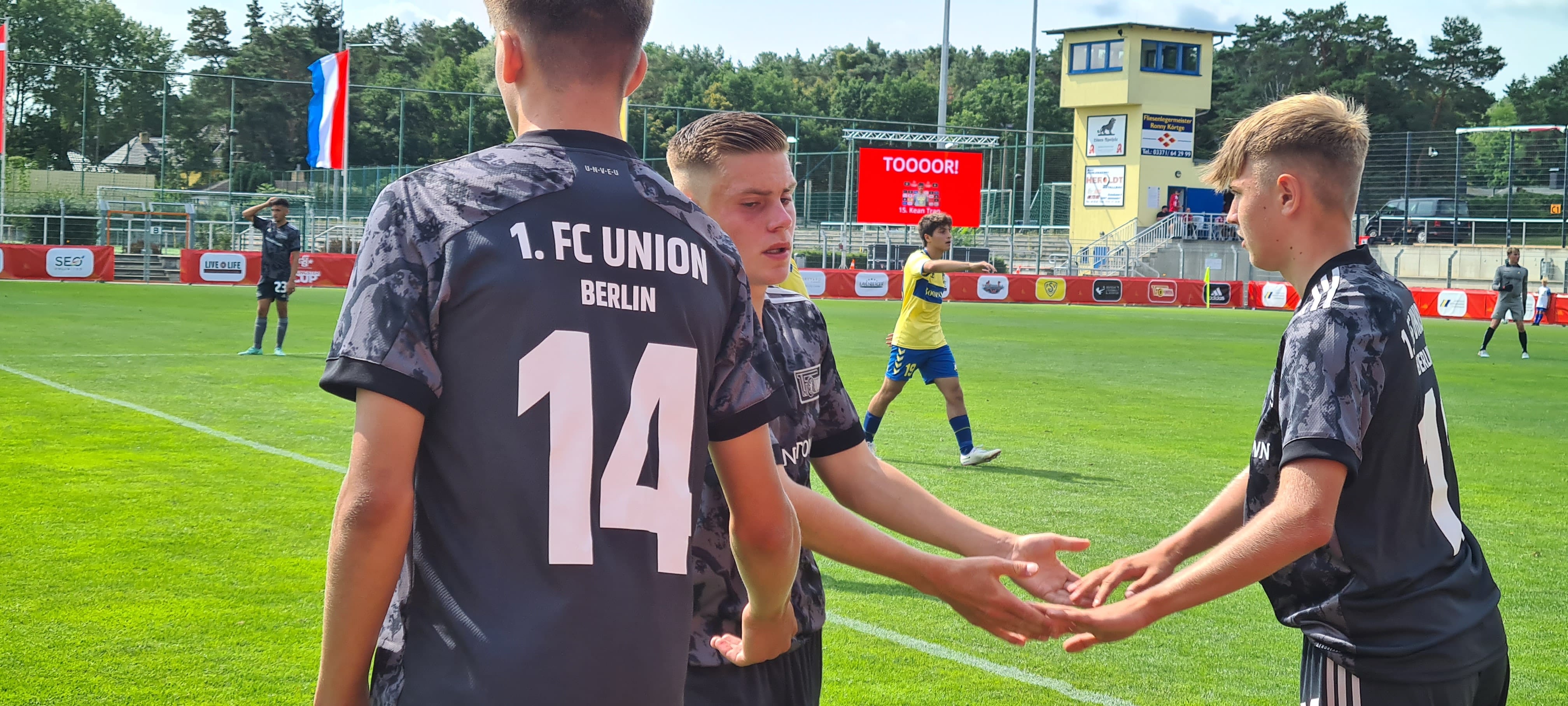 Eindrucksvoller erster Spieltag beim GG8 Youngster-Cup 10 Eindrucksvoller erster Spieltag beim GG8 Youngster-Cup 10