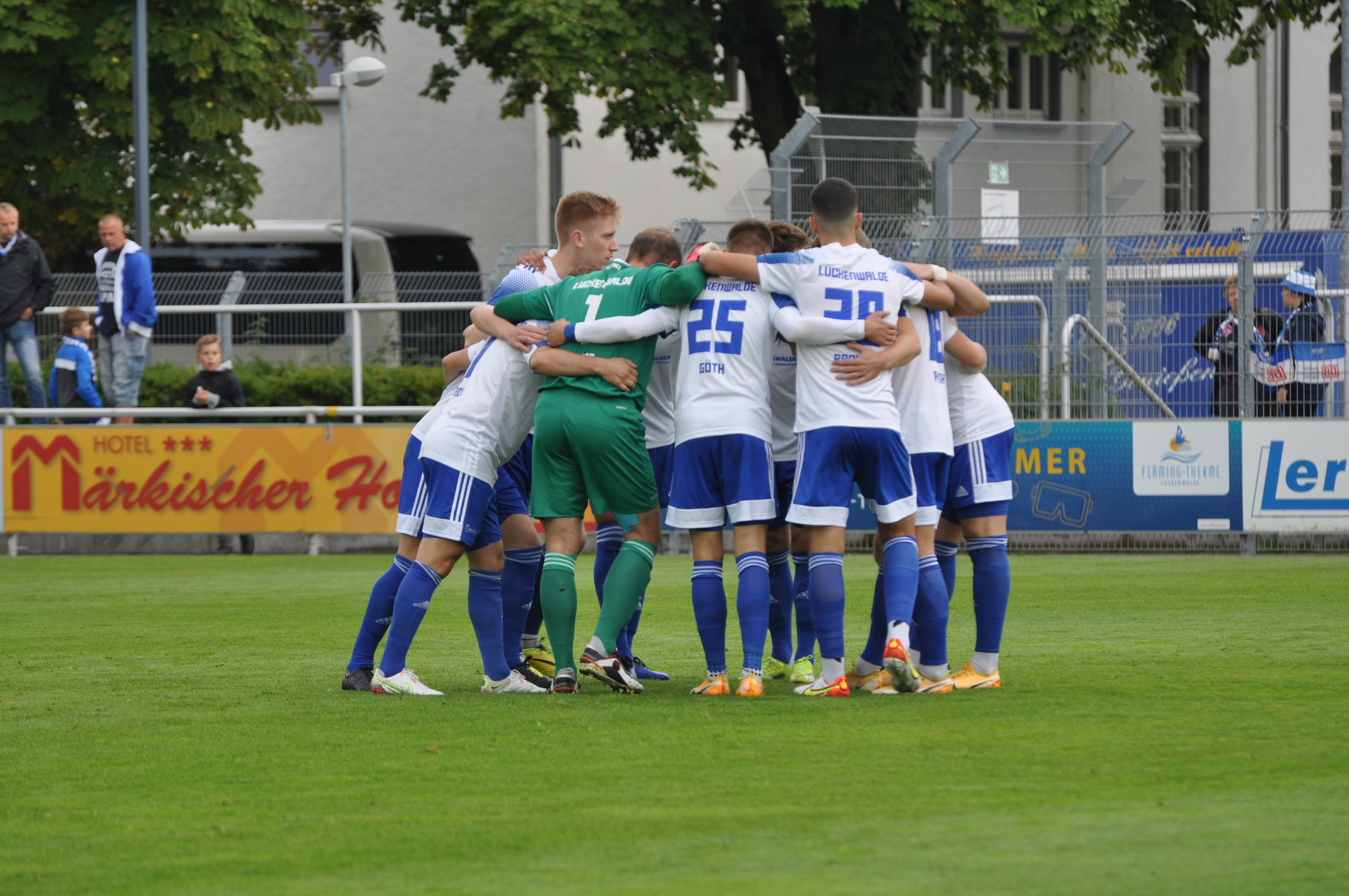 Erste Niederlage am achten Spieltag haut den FSV nicht um  10