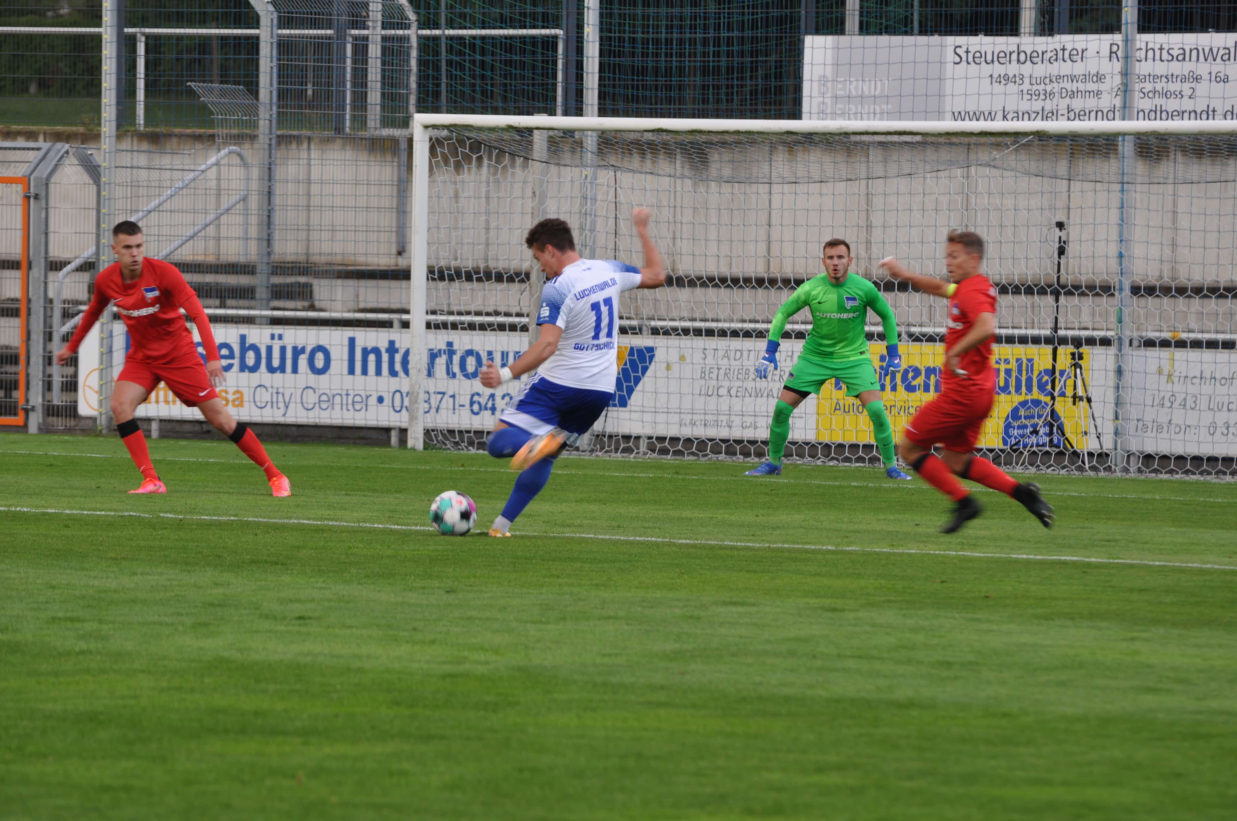 Erste Niederlage am achten Spieltag haut den FSV nicht um  14