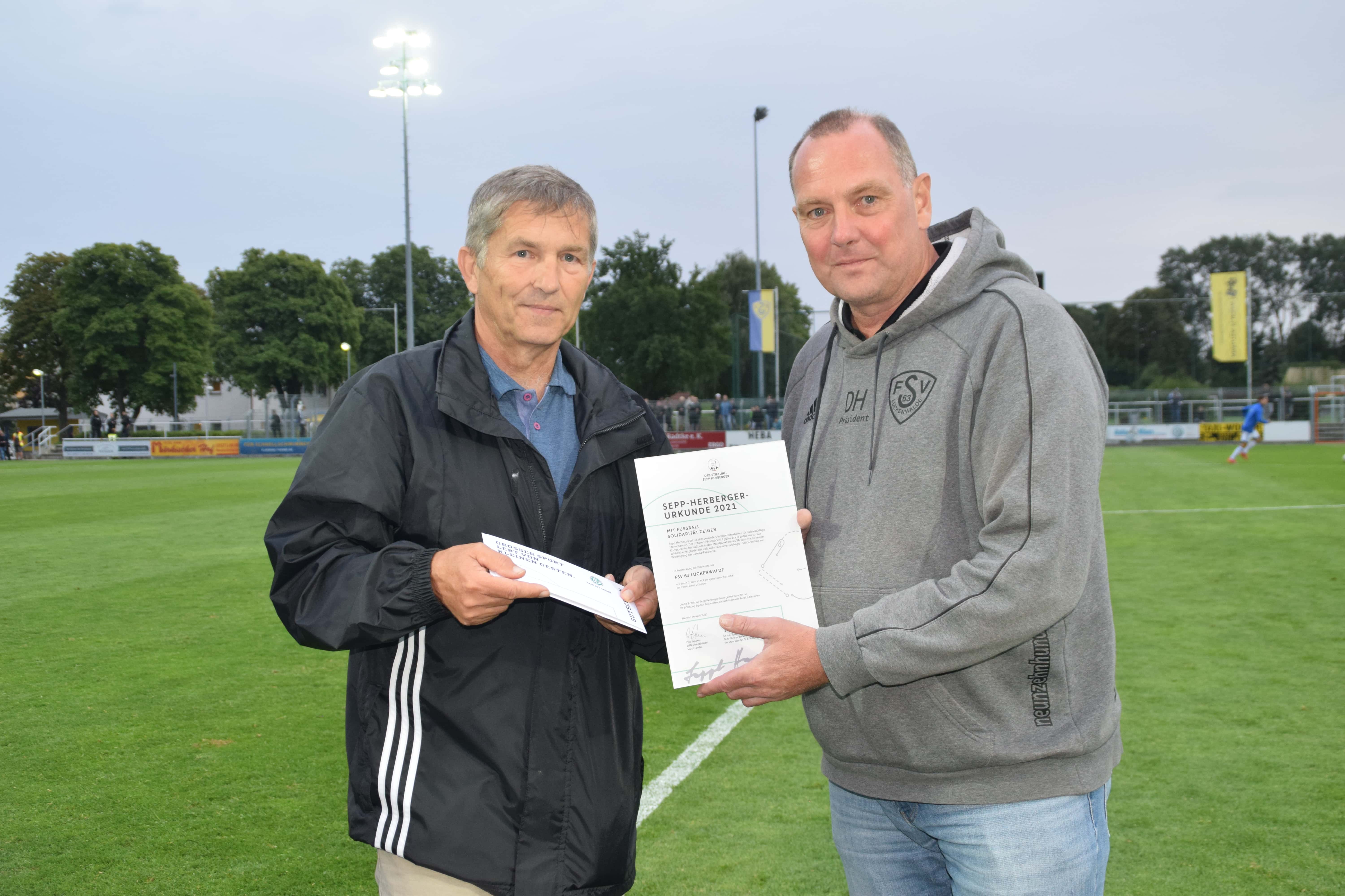 Auszeichnung über SEPP HERBERGER-STIFTUNG des DFB 2