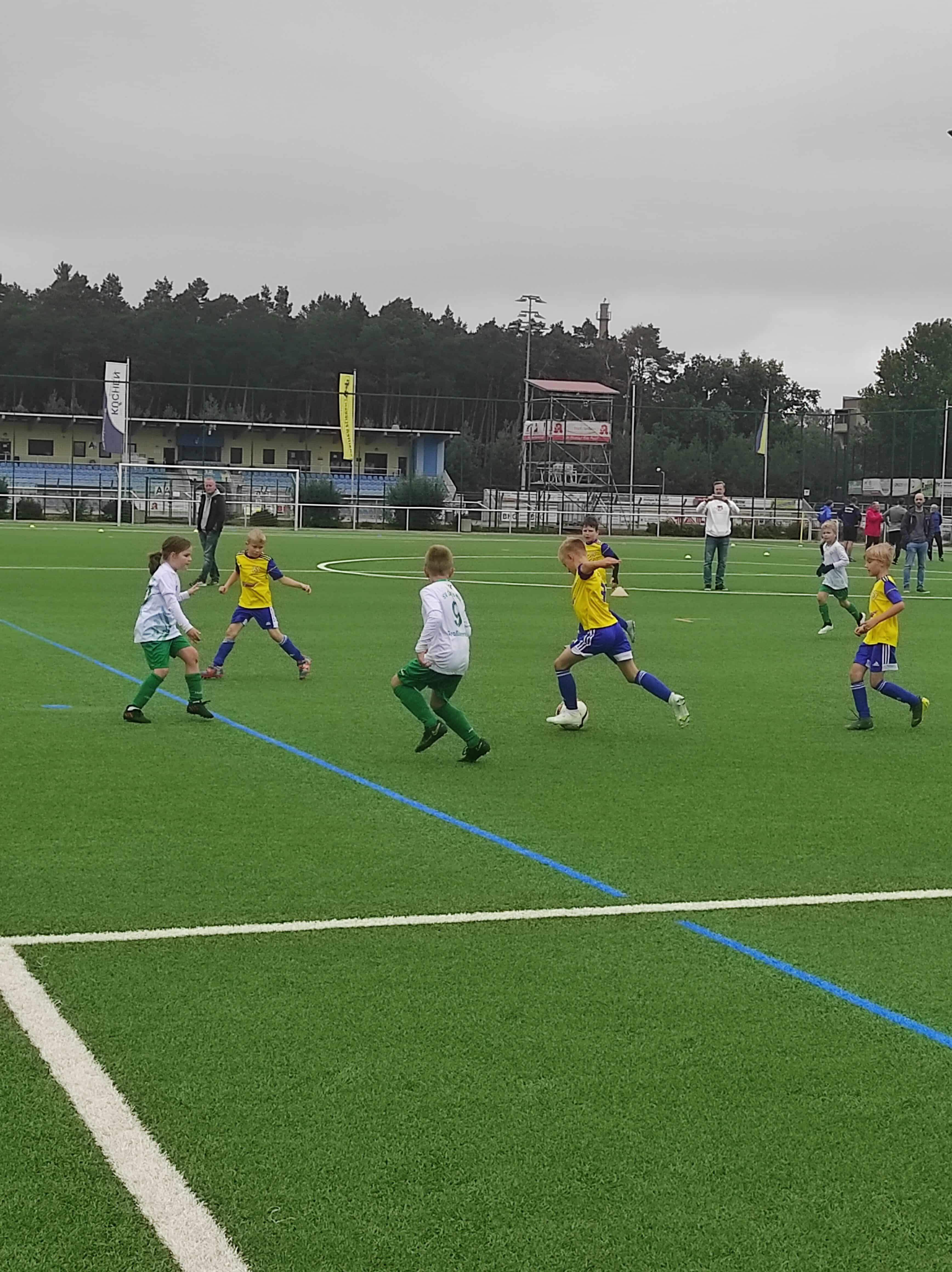 F1 beim Heimspiel gegen den SV Grün-Weiß Großbeeren 9 F1 beim Heimspiel gegen den SV Grün-Weiß Großbeeren 9