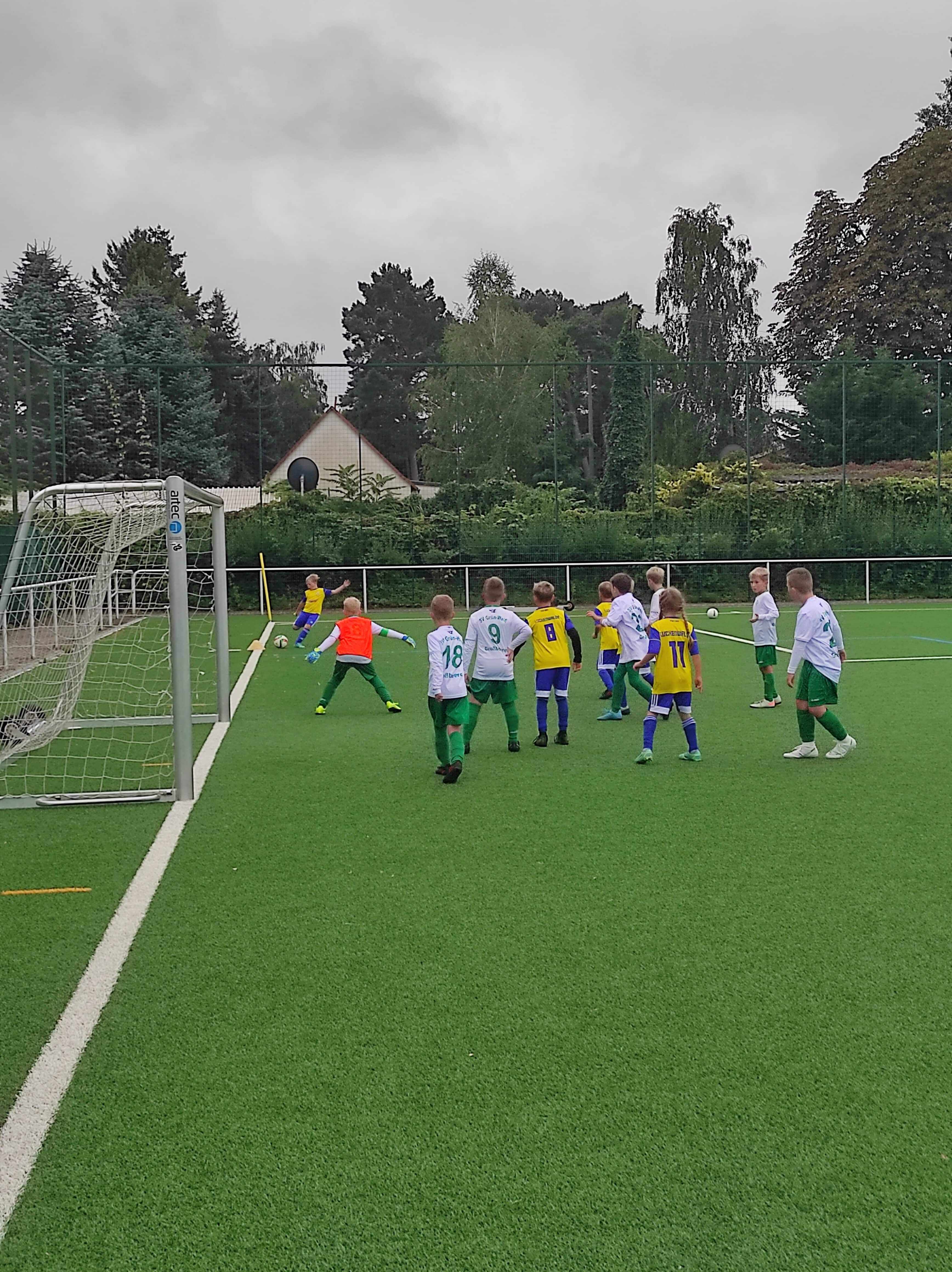 F1 beim Heimspiel gegen den SV Grün-Weiß Großbeeren 7 F1 beim Heimspiel gegen den SV Grün-Weiß Großbeeren 7