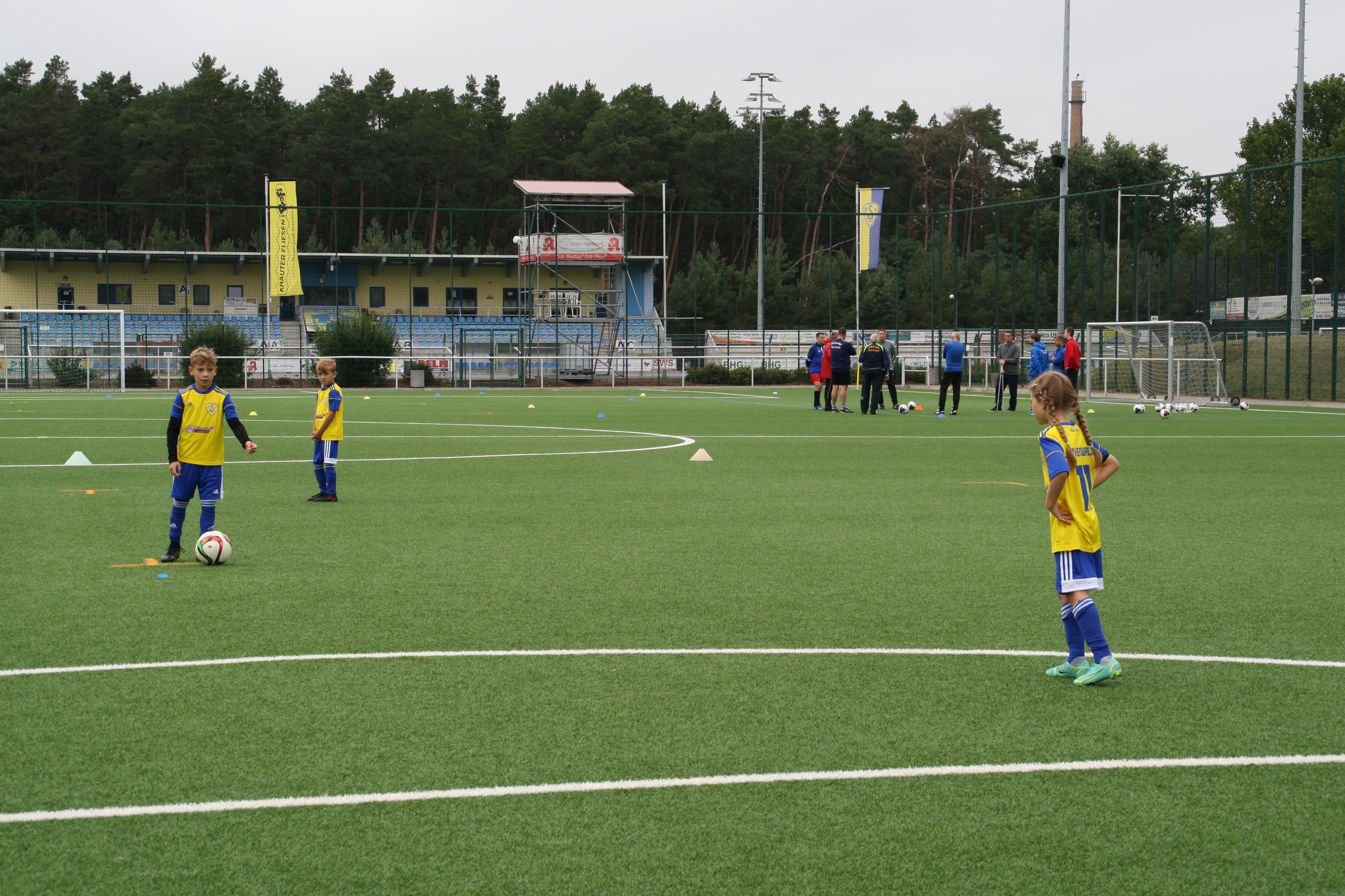 F1 beim Heimspiel gegen den SV Grün-Weiß Großbeeren 13 F1 beim Heimspiel gegen den SV Grün-Weiß Großbeeren 13