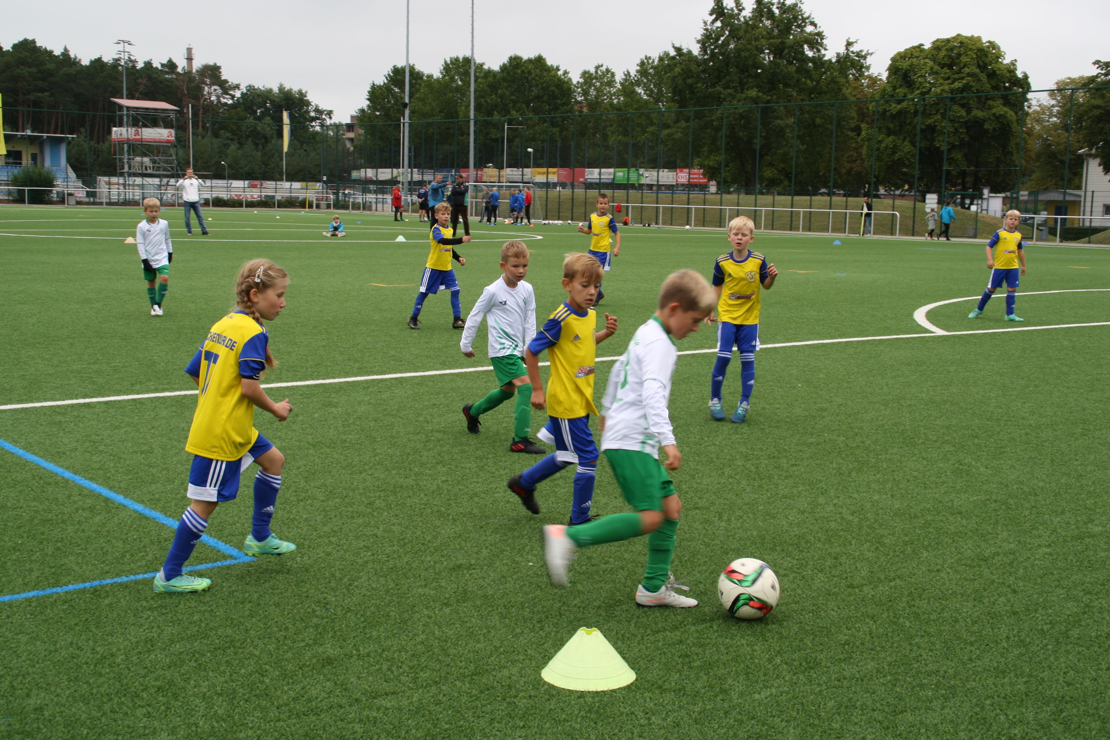 F1 beim Heimspiel gegen den SV Grün-Weiß Großbeeren 12 F1 beim Heimspiel gegen den SV Grün-Weiß Großbeeren 12
