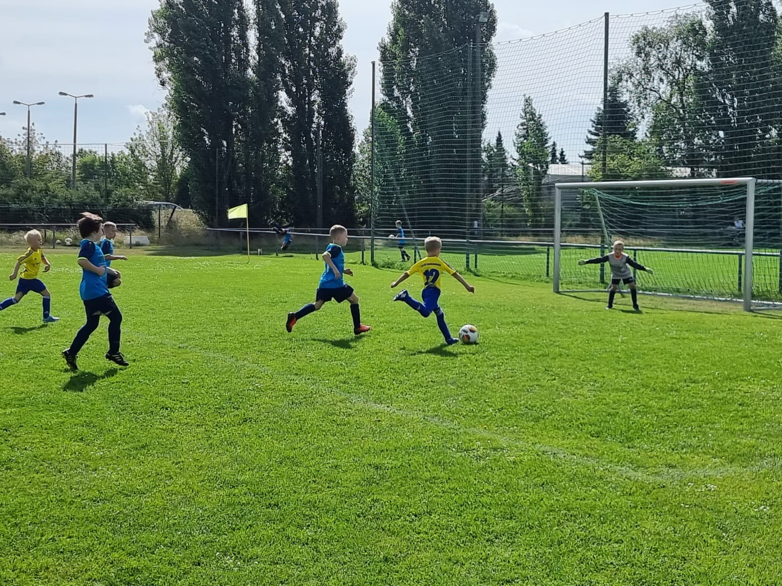 Spontanes Freundschaftsspiel der F2 5 Spontanes Freundschaftsspiel der F2 5