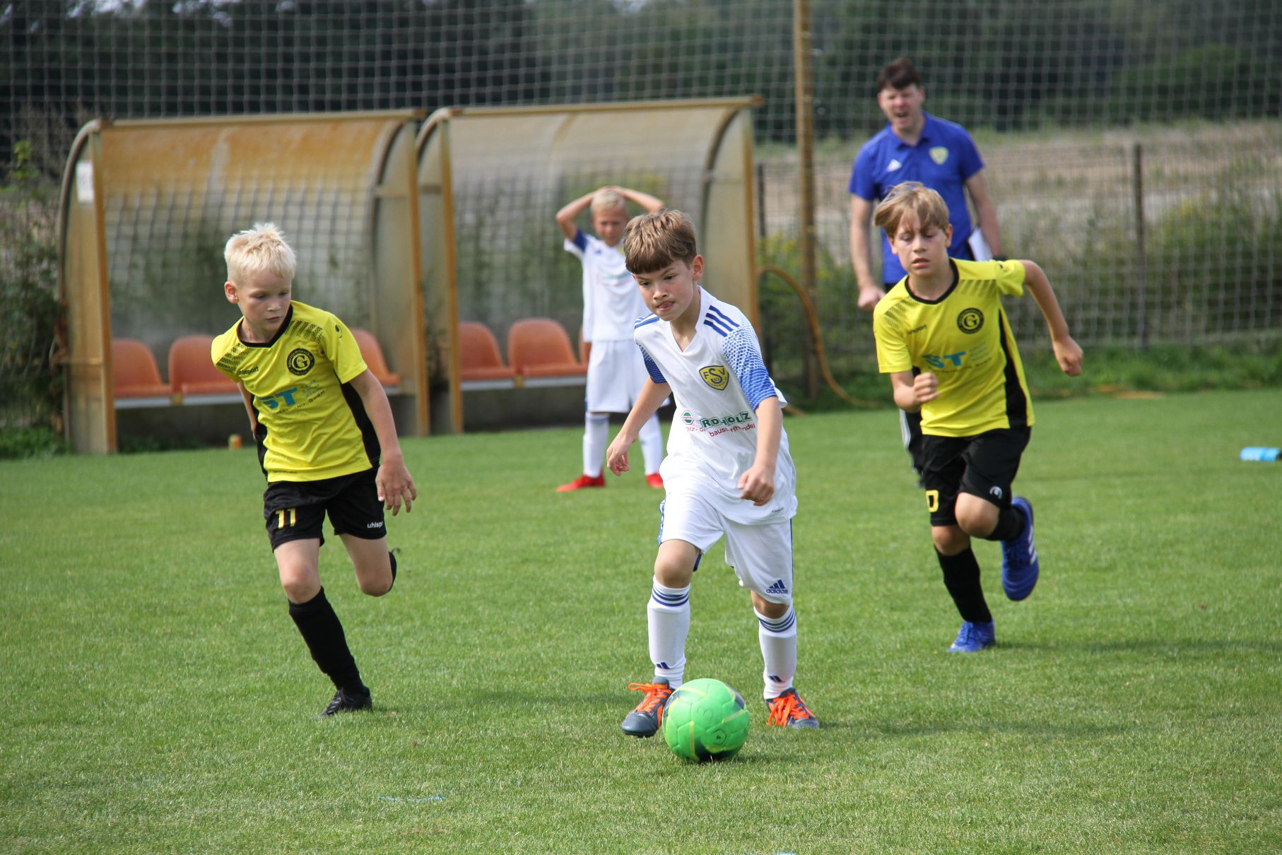 Gelungener Saisonauftakt der E1-Junioren 13