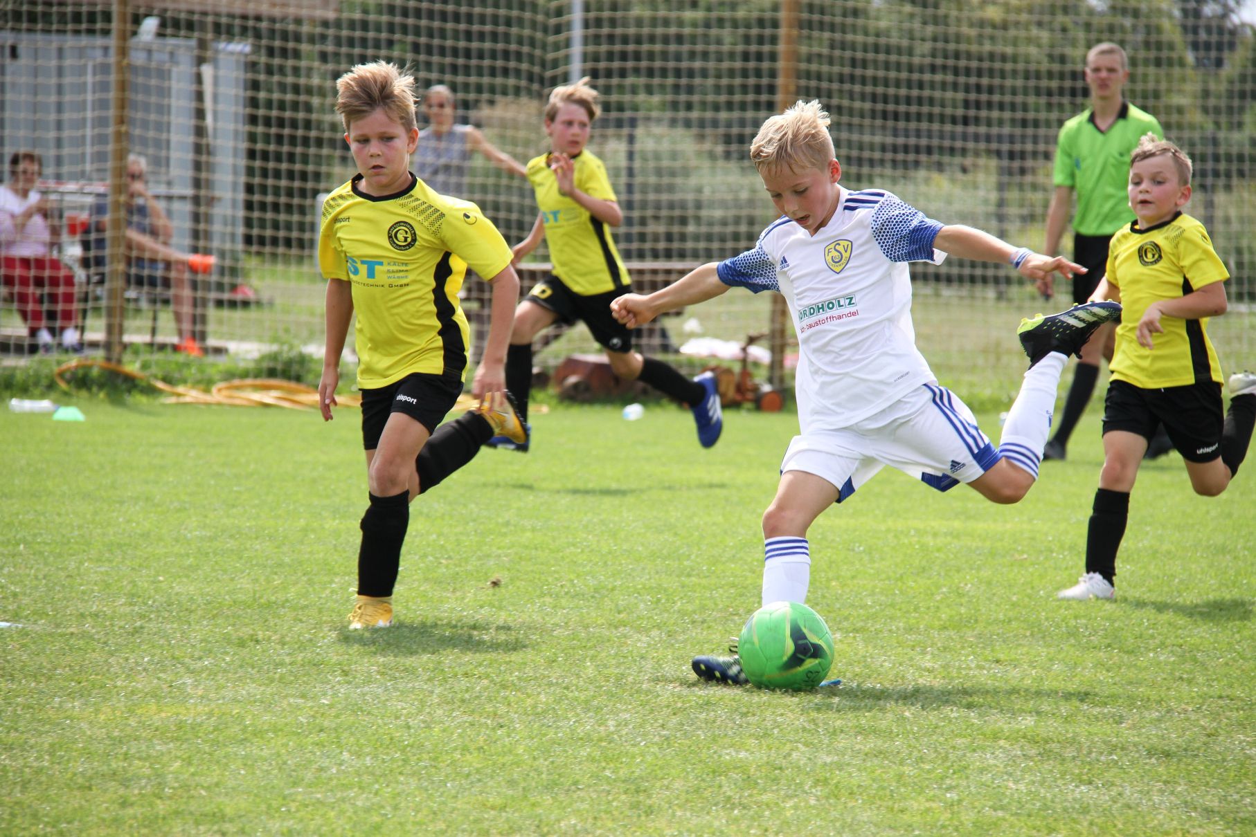 Gelungener Saisonauftakt der E1-Junioren 31