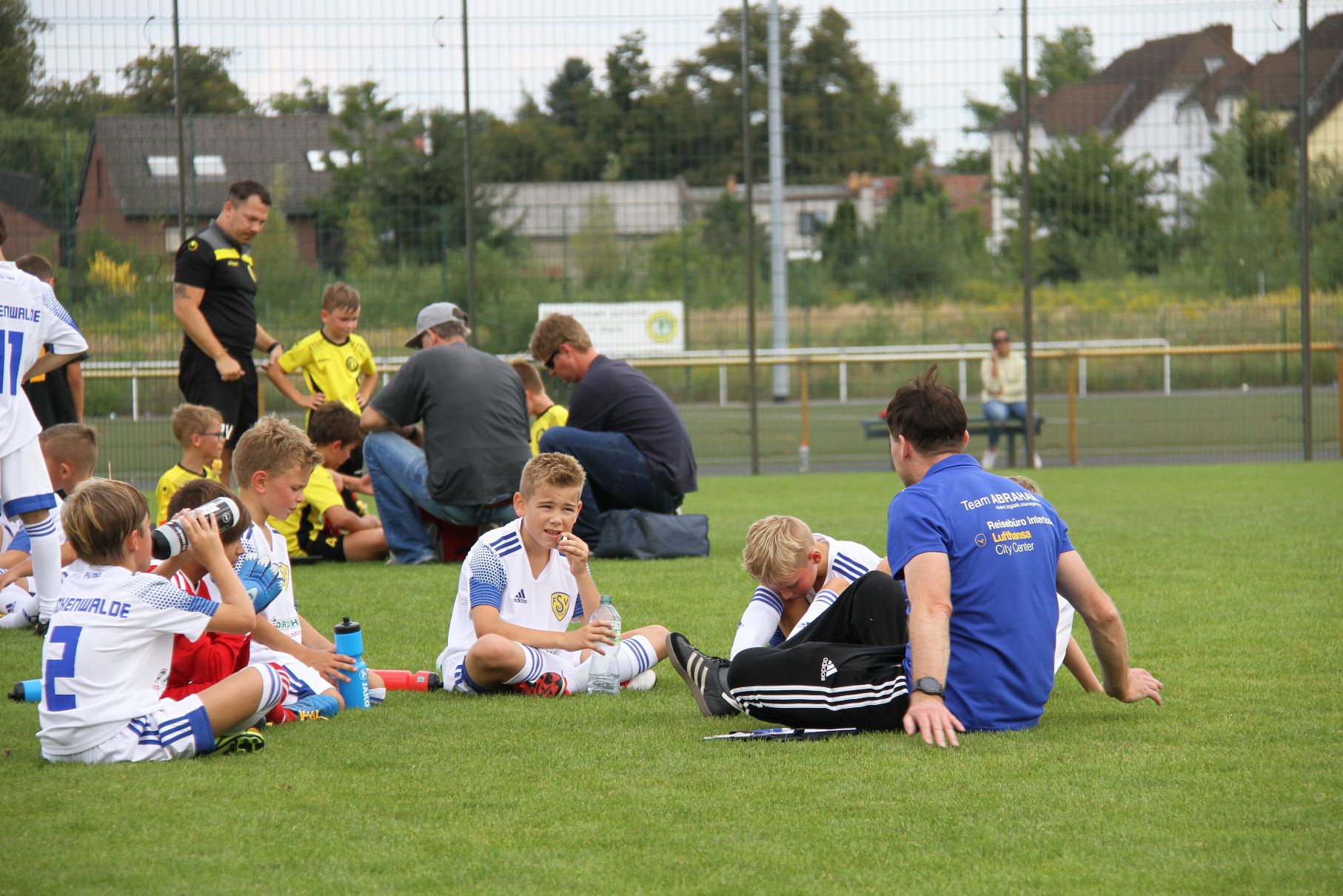 Gelungener Saisonauftakt der E1-Junioren 33