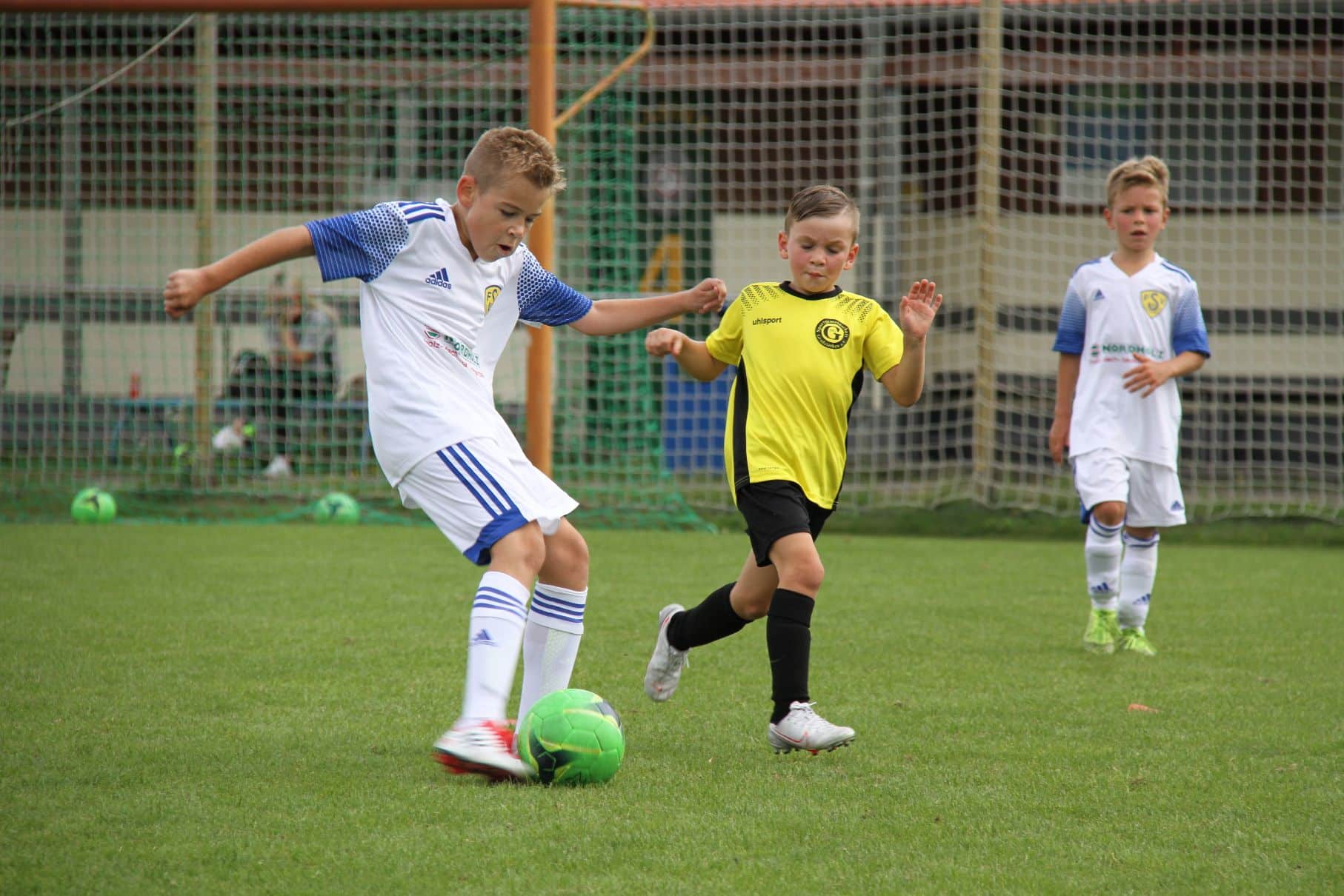 Gelungener Saisonauftakt der E1-Junioren 37