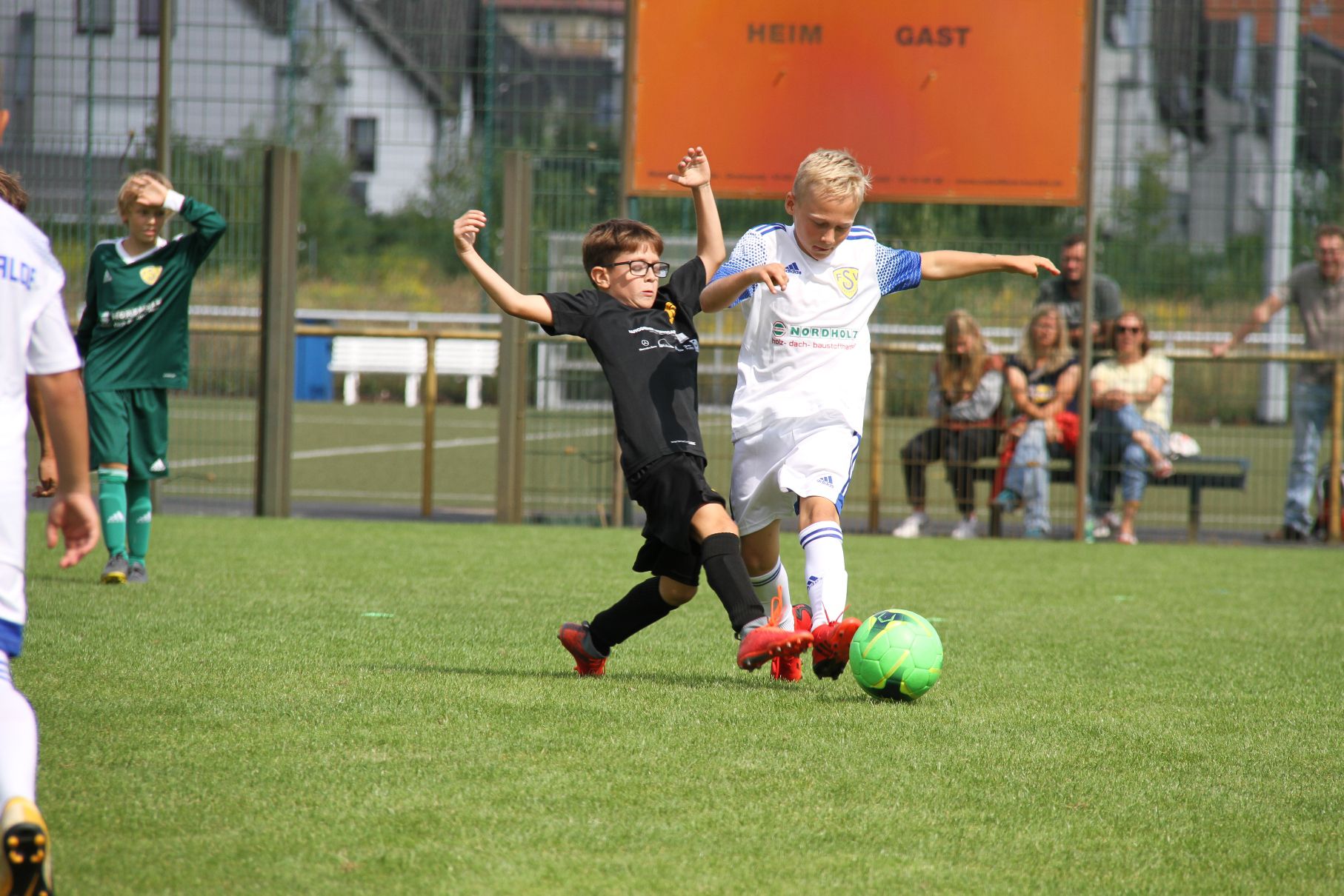 Gelungener Saisonauftakt der E1-Junioren 38