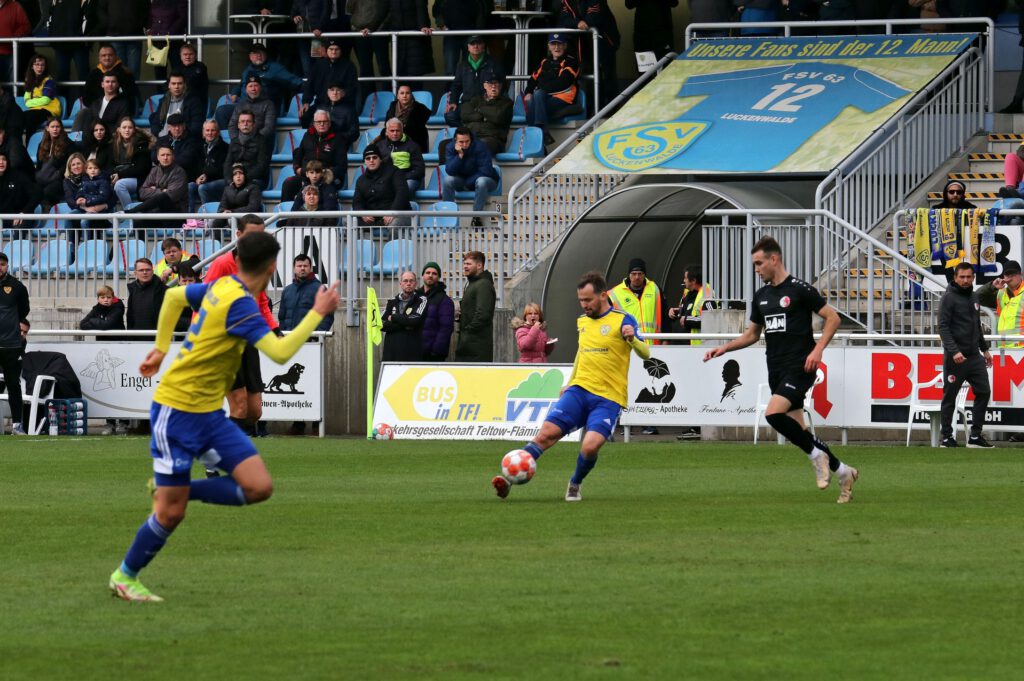 FSV hat die Chancen, BAK schießt das Tor 13
