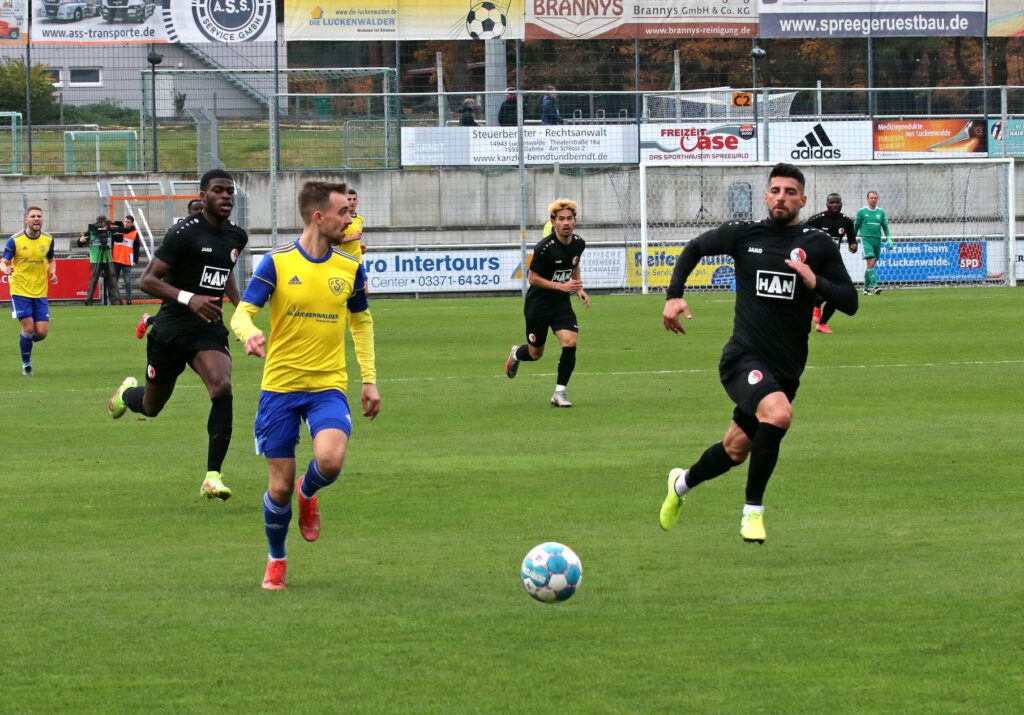 FSV hat die Chancen, BAK schießt das Tor 15