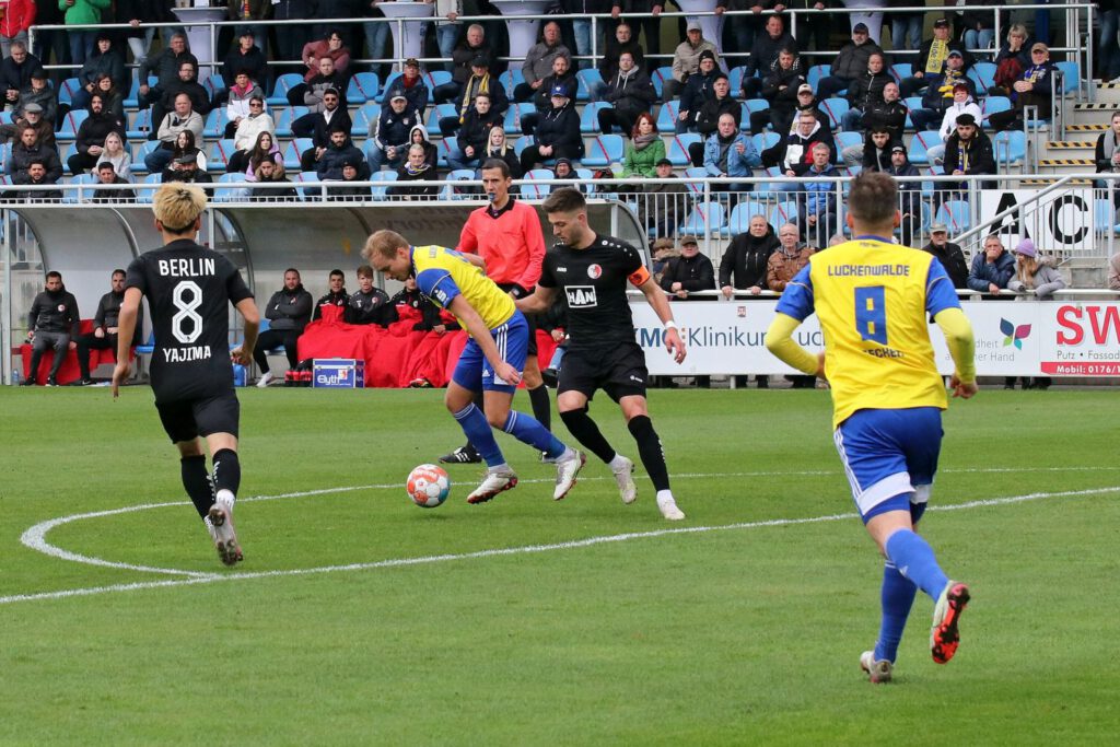 FSV hat die Chancen, BAK schießt das Tor 17