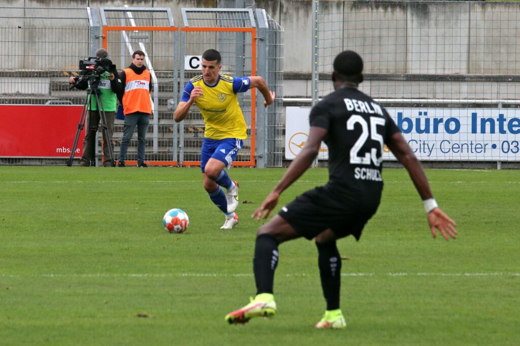 FSV hat die Chancen, BAK schießt das Tor 18