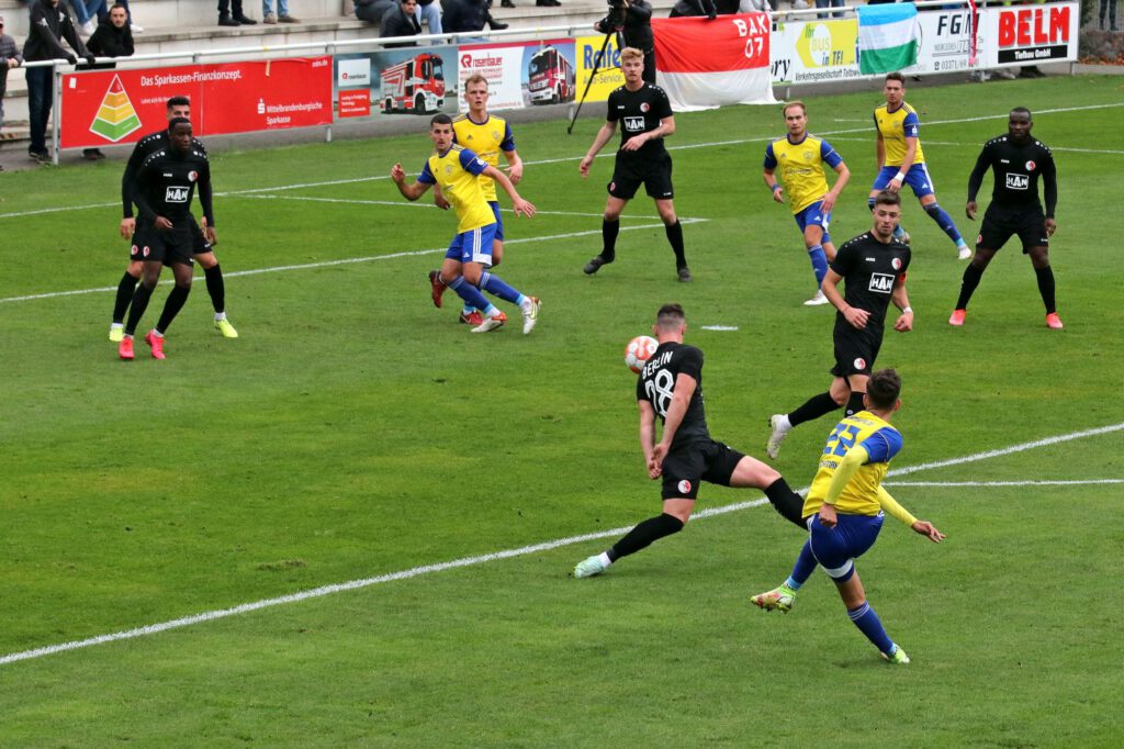 FSV hat die Chancen, BAK schießt das Tor 24