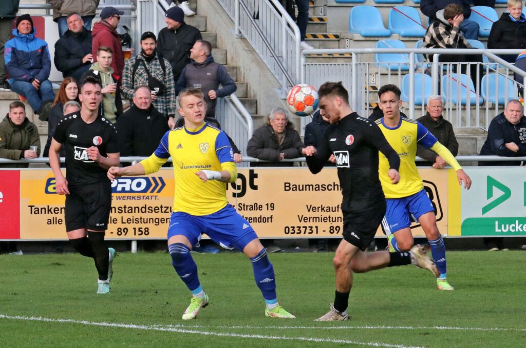 FSV hat die Chancen, BAK schießt das Tor 25