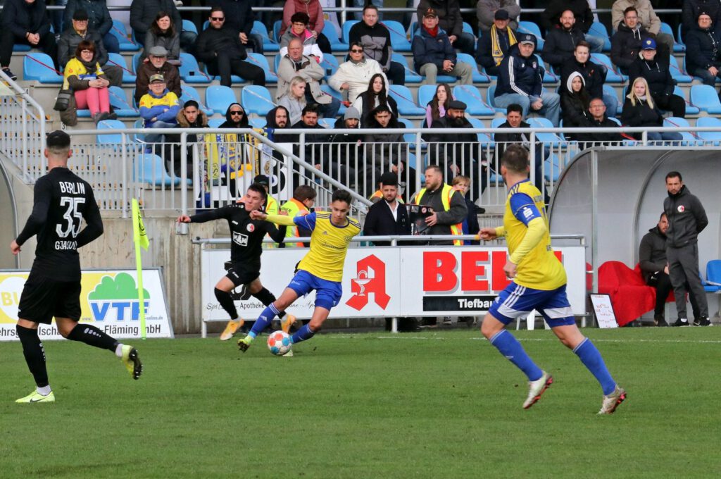 FSV hat die Chancen, BAK schießt das Tor 30