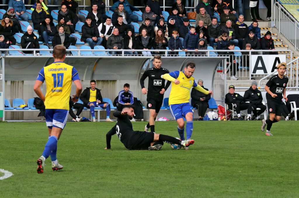 FSV hat die Chancen, BAK schießt das Tor 32