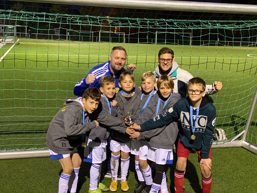 E1-Junioren in Berlin nicht zu stoppen 16 E1-Junioren in Berlin nicht zu stoppen 16