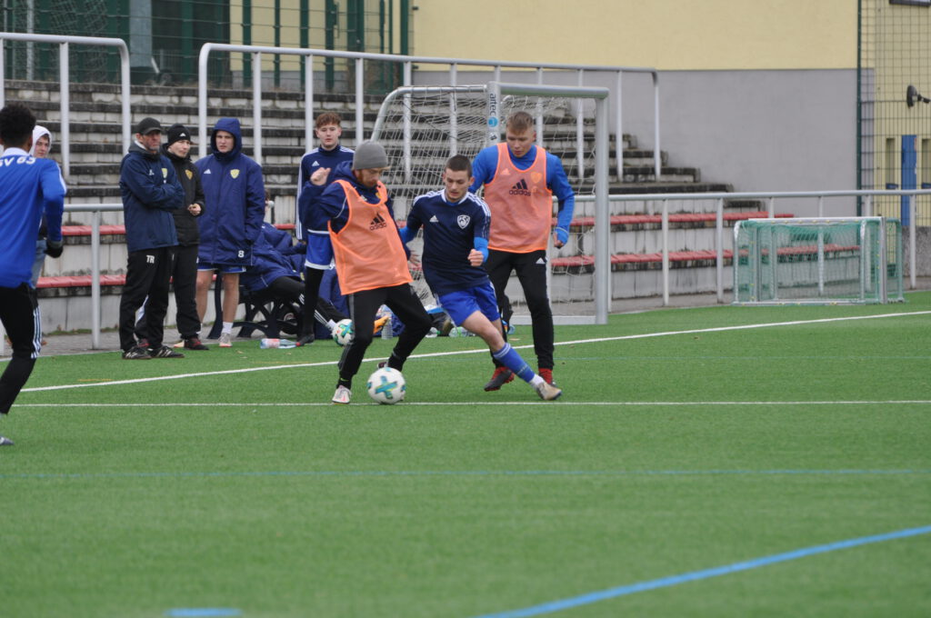 Spontanes Testspiel Zweite gegen A-Junioren 2