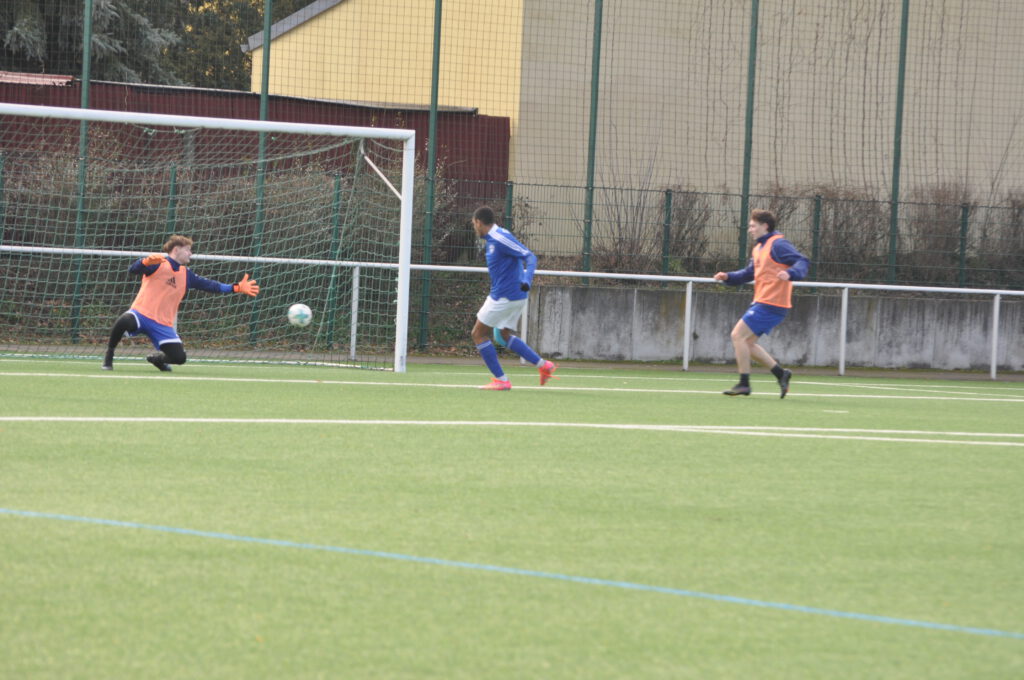 Spontanes Testspiel Zweite gegen A-Junioren 14