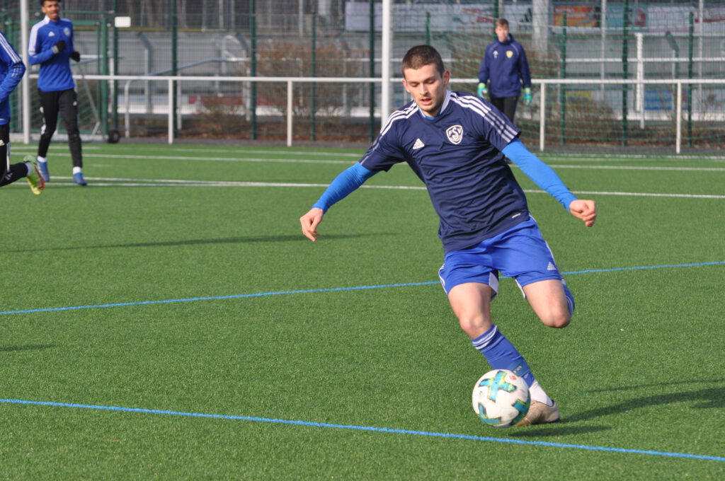 Spontanes Testspiel Zweite gegen A-Junioren 17