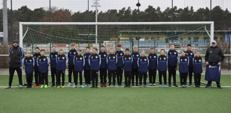 Neue Trainingsanzüge von Fa. Piehler für die D-Junioren 1