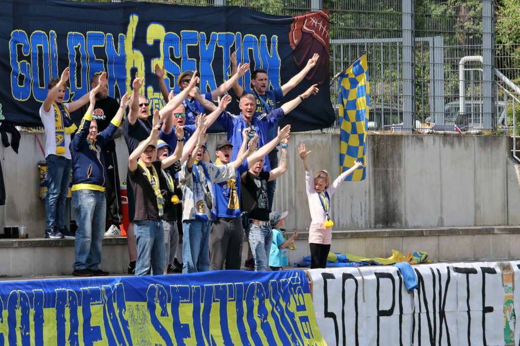 Altglienicke gewinnt verdient - allerdings um zwei Tore zu hoch 19 Altglienicke gewinnt verdient - allerdings um zwei Tore zu hoch 19