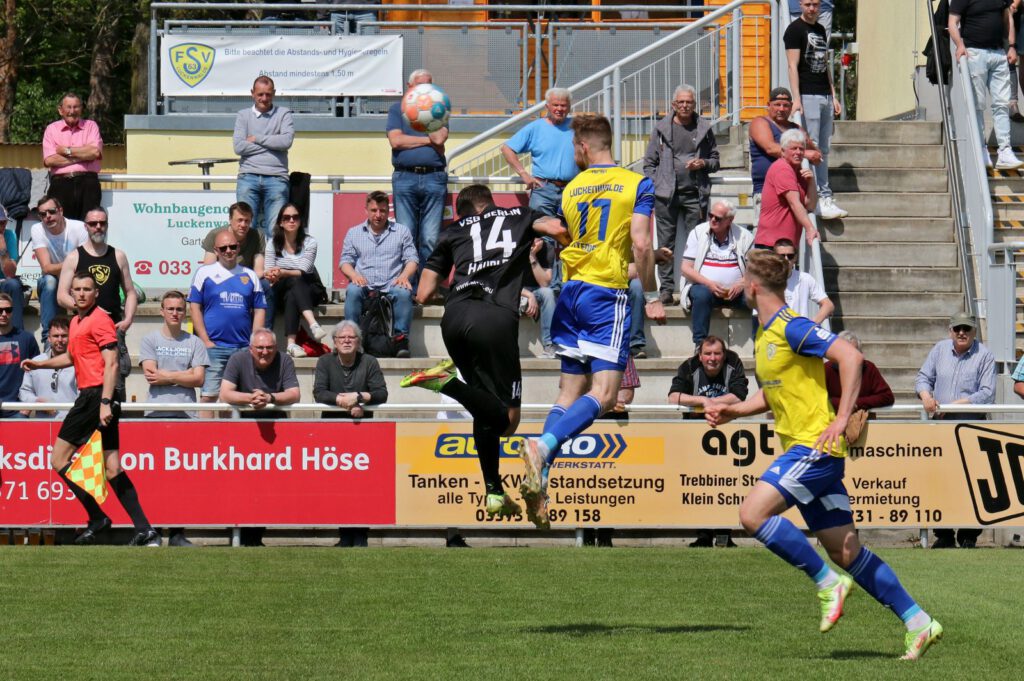 Altglienicke gewinnt verdient - allerdings um zwei Tore zu hoch 21 Altglienicke gewinnt verdient - allerdings um zwei Tore zu hoch 21