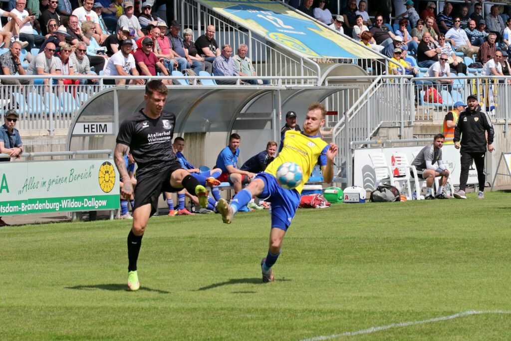 Altglienicke gewinnt verdient - allerdings um zwei Tore zu hoch 25 Altglienicke gewinnt verdient - allerdings um zwei Tore zu hoch 25