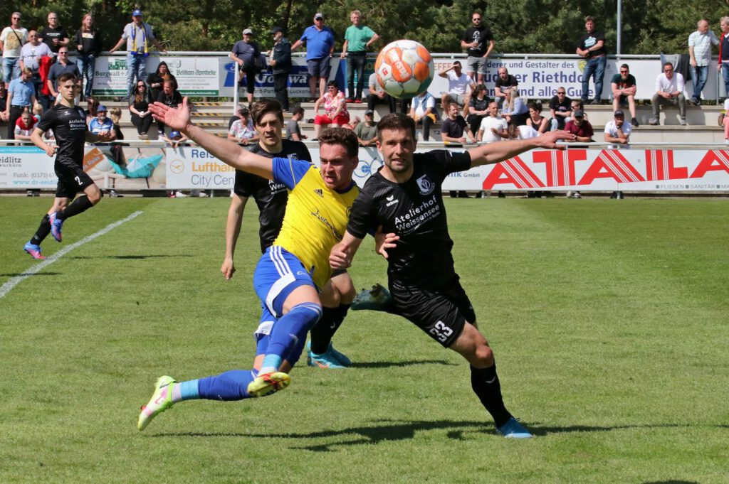 Altglienicke gewinnt verdient - allerdings um zwei Tore zu hoch 32 Altglienicke gewinnt verdient - allerdings um zwei Tore zu hoch 32