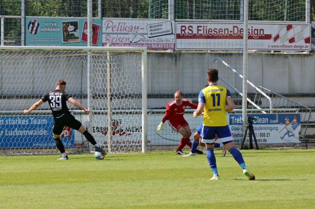 Altglienicke gewinnt verdient - allerdings um zwei Tore zu hoch 35 Altglienicke gewinnt verdient - allerdings um zwei Tore zu hoch 35