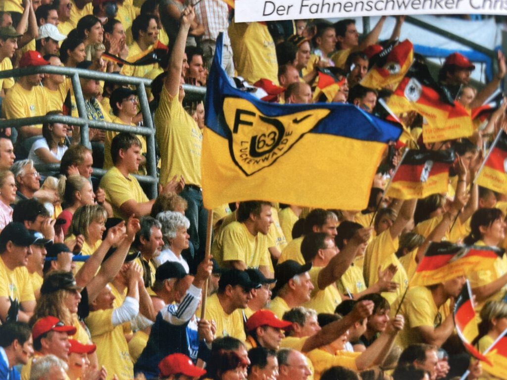 Mit Fan-Trikot vom Jahrhundertspiel 2006 zum Spiel gegen BAK 2