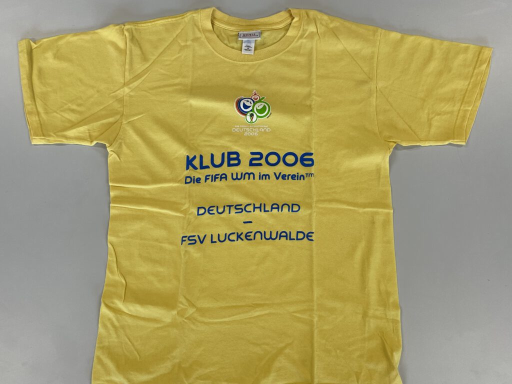 Mit Fan-Trikot vom Jahrhundertspiel 2006 zum Spiel gegen BAK 5