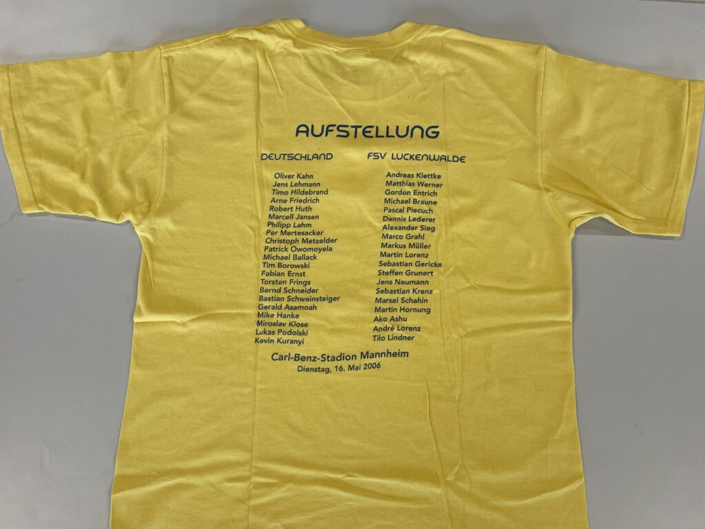 Mit Fan-Trikot vom Jahrhundertspiel 2006 zum Spiel gegen BAK 6