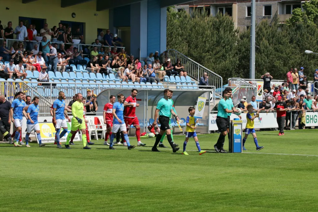 FSV mit 44 Punkten erfolgreich zum Saisonabschluss 4 FSV mit 44 Punkten erfolgreich zum Saisonabschluss 4