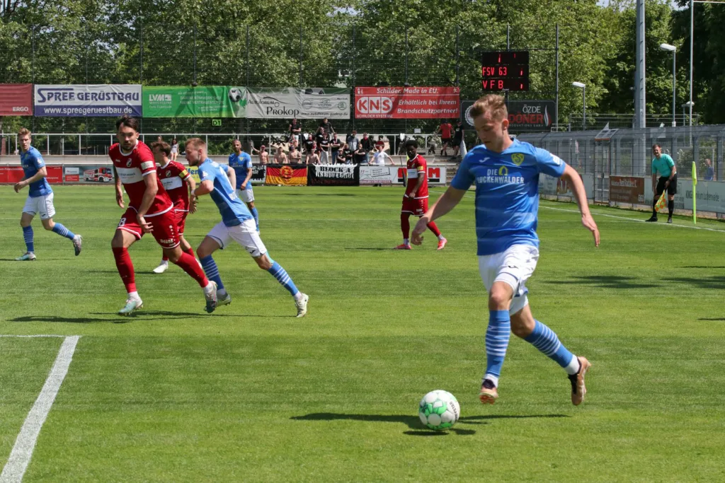 FSV mit 44 Punkten erfolgreich zum Saisonabschluss 13 FSV mit 44 Punkten erfolgreich zum Saisonabschluss 13