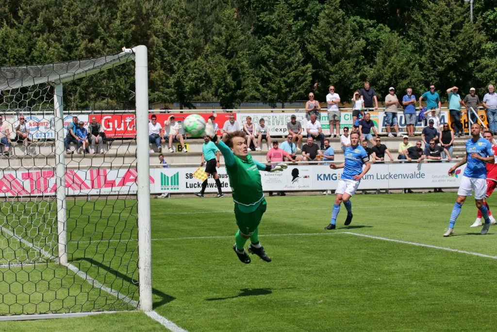 FSV mit 44 Punkten erfolgreich zum Saisonabschluss 16 FSV mit 44 Punkten erfolgreich zum Saisonabschluss 16