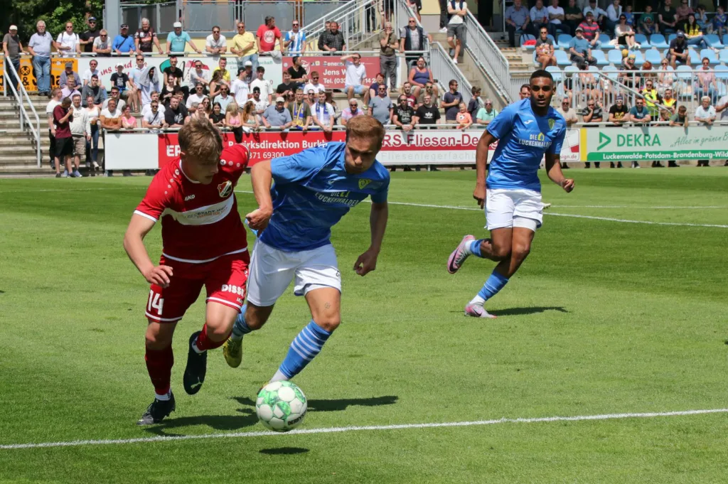 FSV mit 44 Punkten erfolgreich zum Saisonabschluss 21 FSV mit 44 Punkten erfolgreich zum Saisonabschluss 21