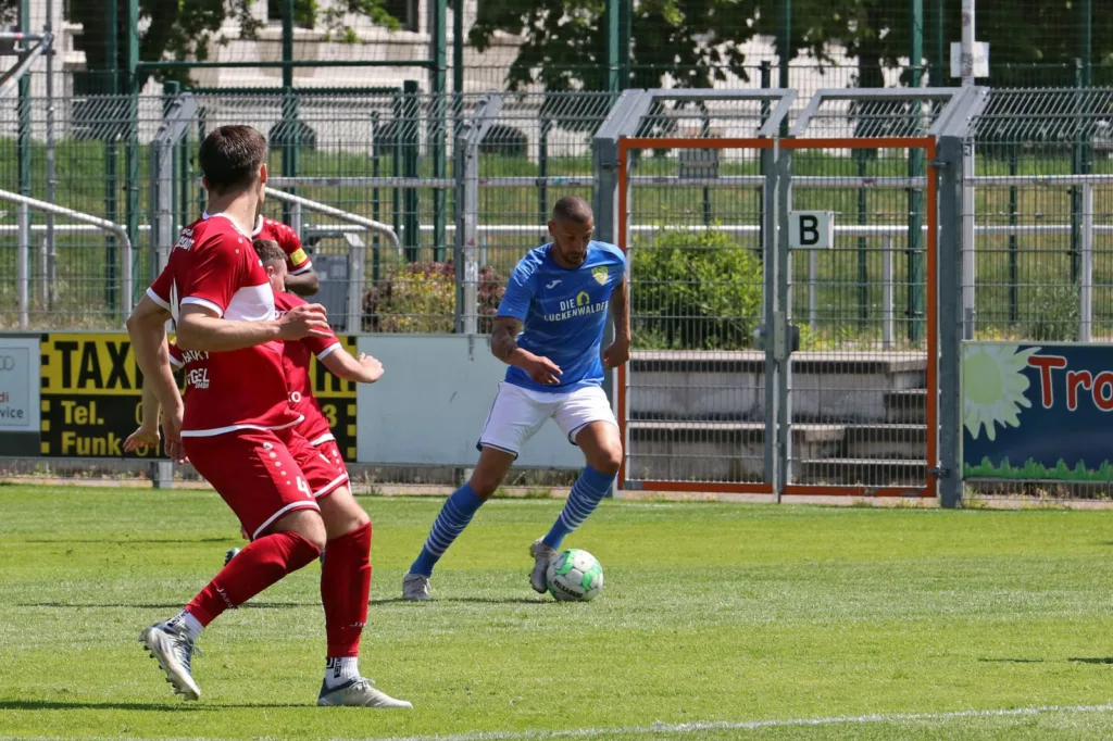 FSV mit 44 Punkten erfolgreich zum Saisonabschluss 33 FSV mit 44 Punkten erfolgreich zum Saisonabschluss 33