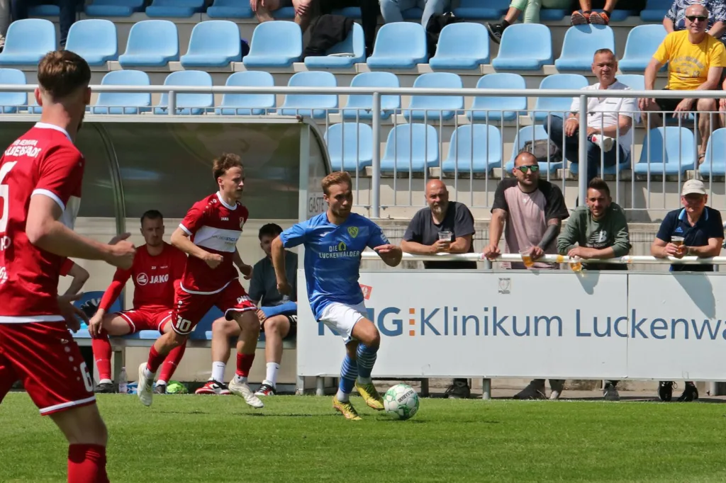 FSV mit 44 Punkten erfolgreich zum Saisonabschluss 39 FSV mit 44 Punkten erfolgreich zum Saisonabschluss 39