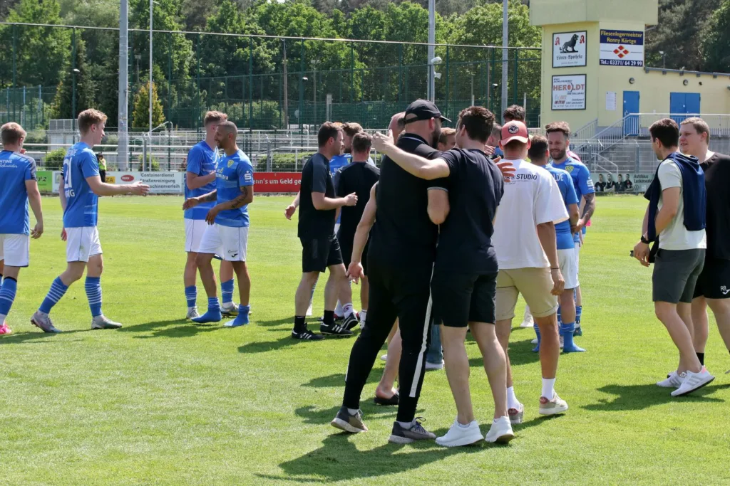 FSV mit 44 Punkten erfolgreich zum Saisonabschluss 43 FSV mit 44 Punkten erfolgreich zum Saisonabschluss 43