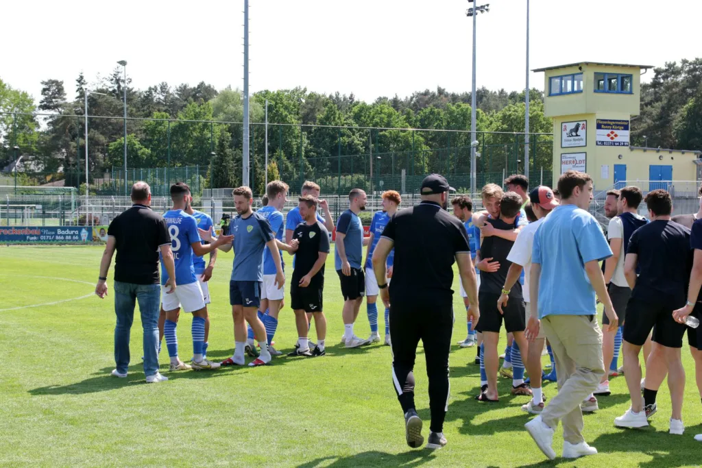 FSV mit 44 Punkten erfolgreich zum Saisonabschluss 44 FSV mit 44 Punkten erfolgreich zum Saisonabschluss 44