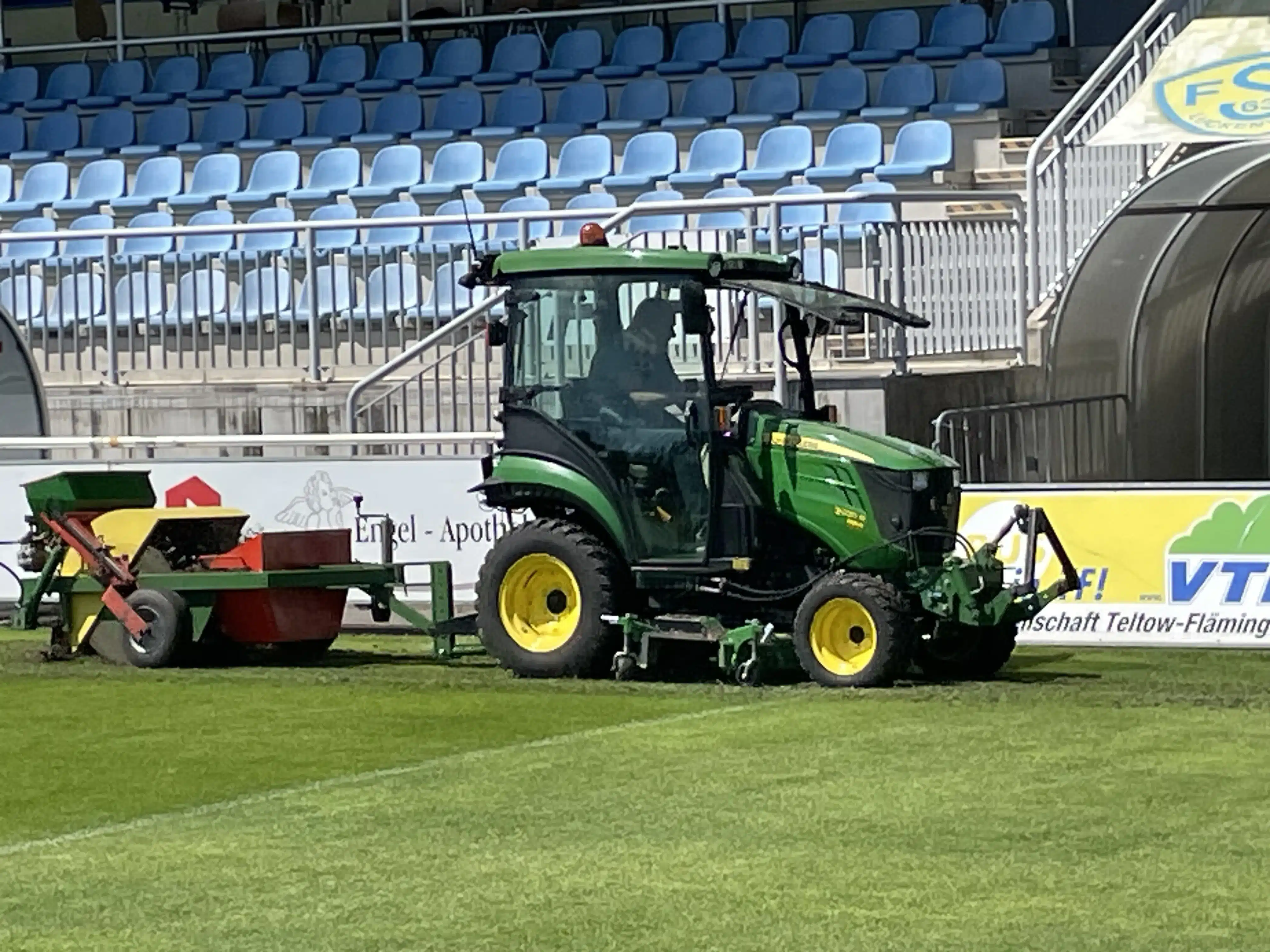 Nach der Saison ist vor der Saison - Platzrennovation im Seele 7