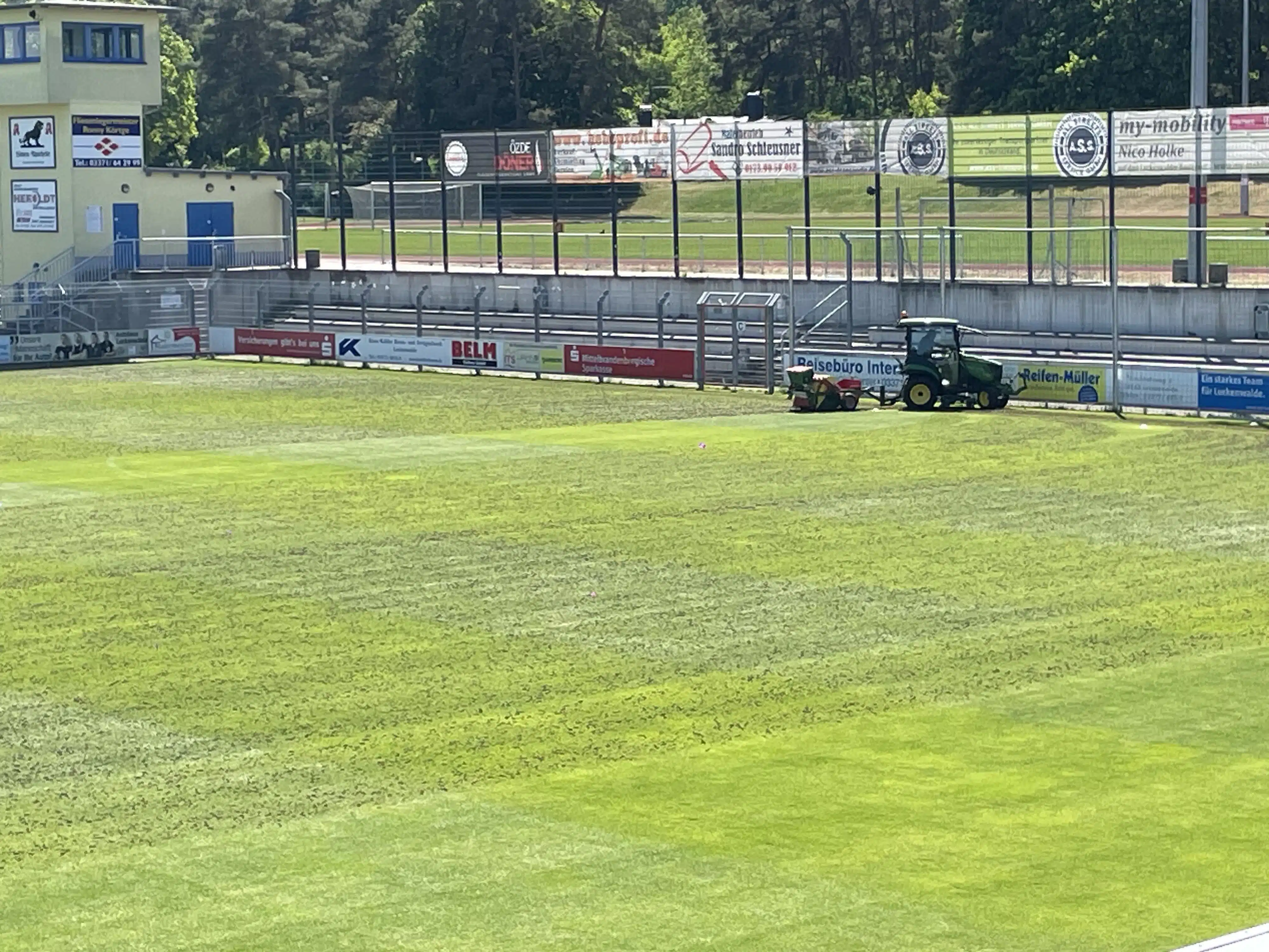 Nach der Saison ist vor der Saison - Platzrennovation im Seele 4