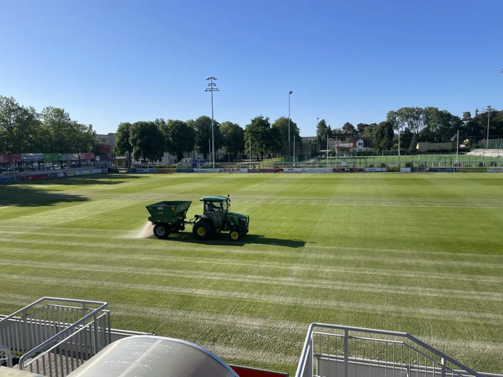 Nach der Saison ist vor der Saison - Platzrennovation im Seele 3